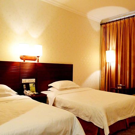 Pa Zhou Plaza Hotel Guangzhou Room photo