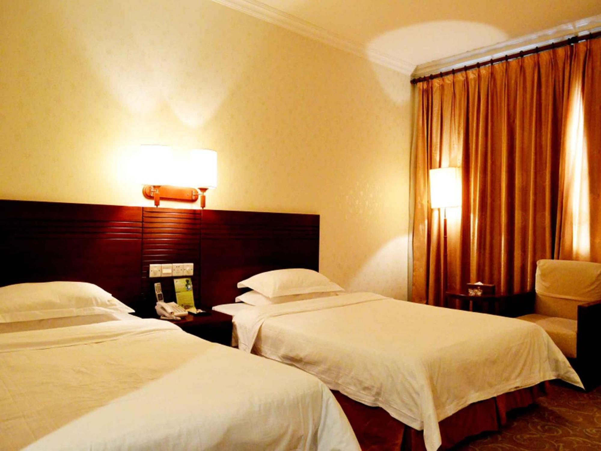 Pa Zhou Plaza Hotel Guangzhou Room photo