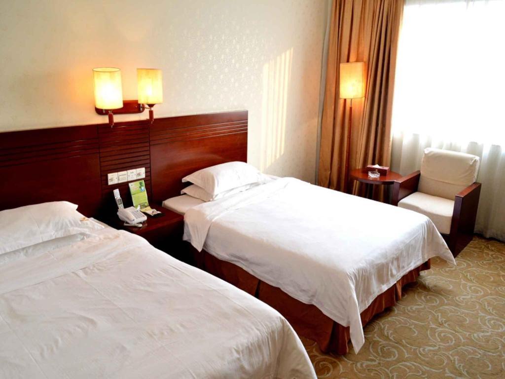 Pa Zhou Plaza Hotel Guangzhou Room photo