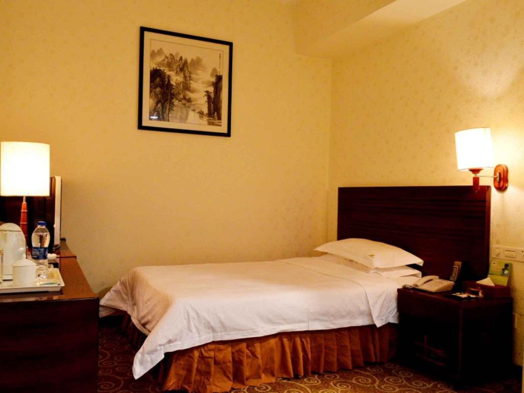 Pa Zhou Plaza Hotel Guangzhou Room photo