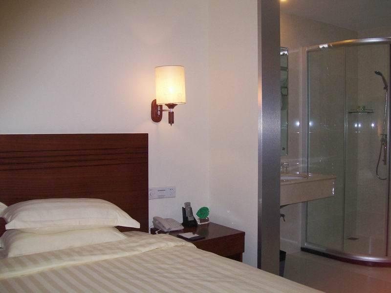 Pa Zhou Plaza Hotel Guangzhou Room photo